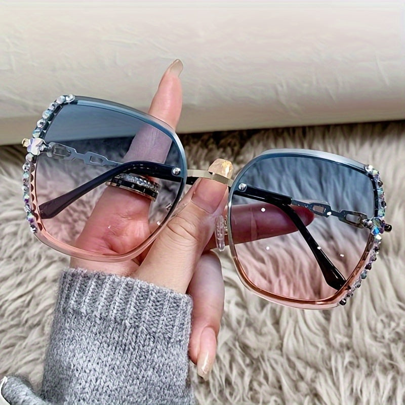 Óculos Femininos Fashion com Lentes Degradê – Armação Metálica com Detalhes em Strass, Estilo Moderno para o Dia a Dia